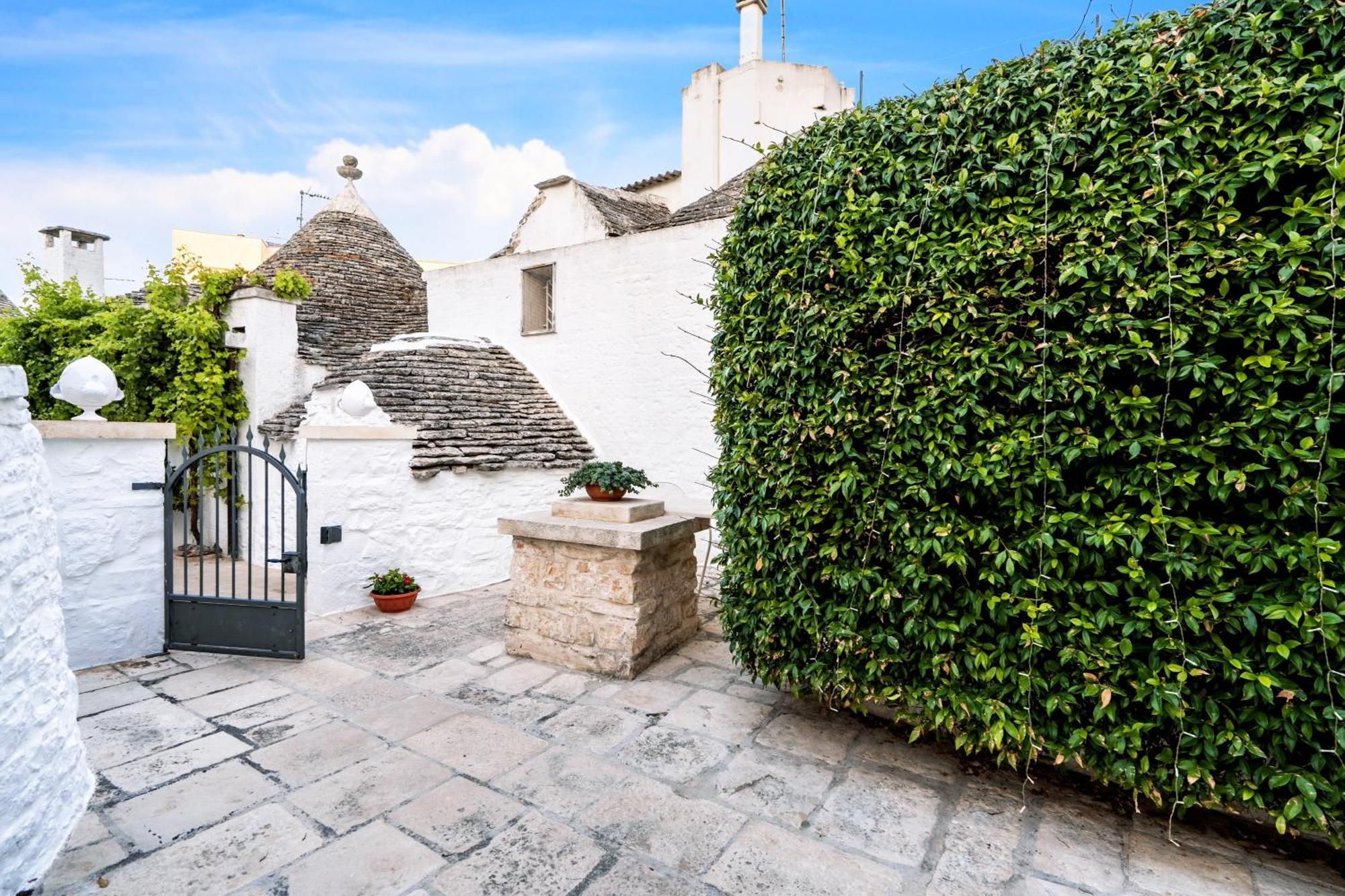 Bed and Breakfast La Mandorla Luxury Trullo Альберобелло Екстер'єр фото